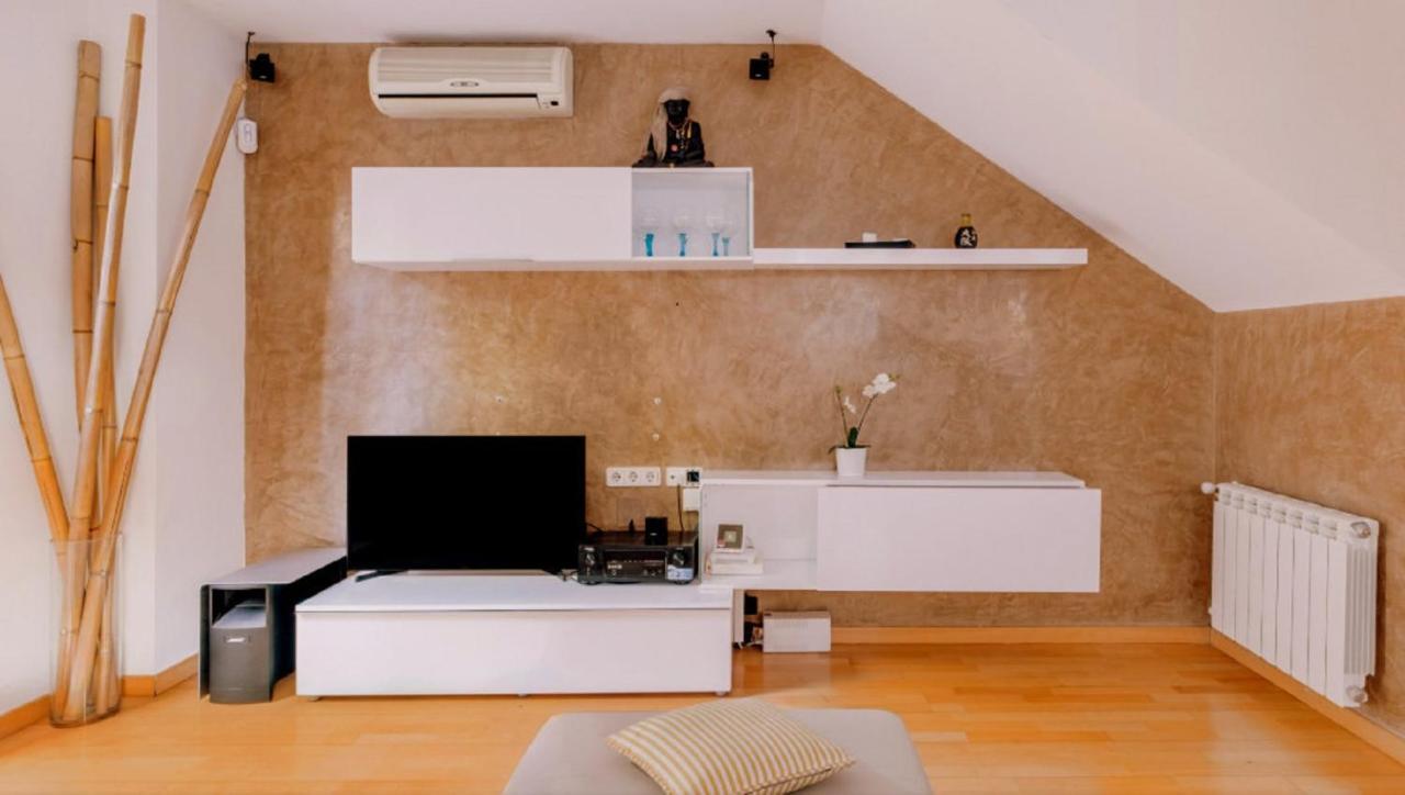 Bonito Duplex Con Piscina En Barcelona&Playa Apartment Tiana Екстериор снимка