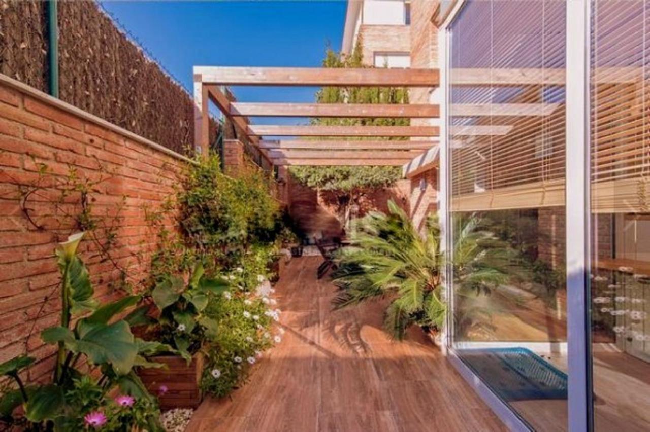 Bonito Duplex Con Piscina En Barcelona&Playa Apartment Tiana Екстериор снимка